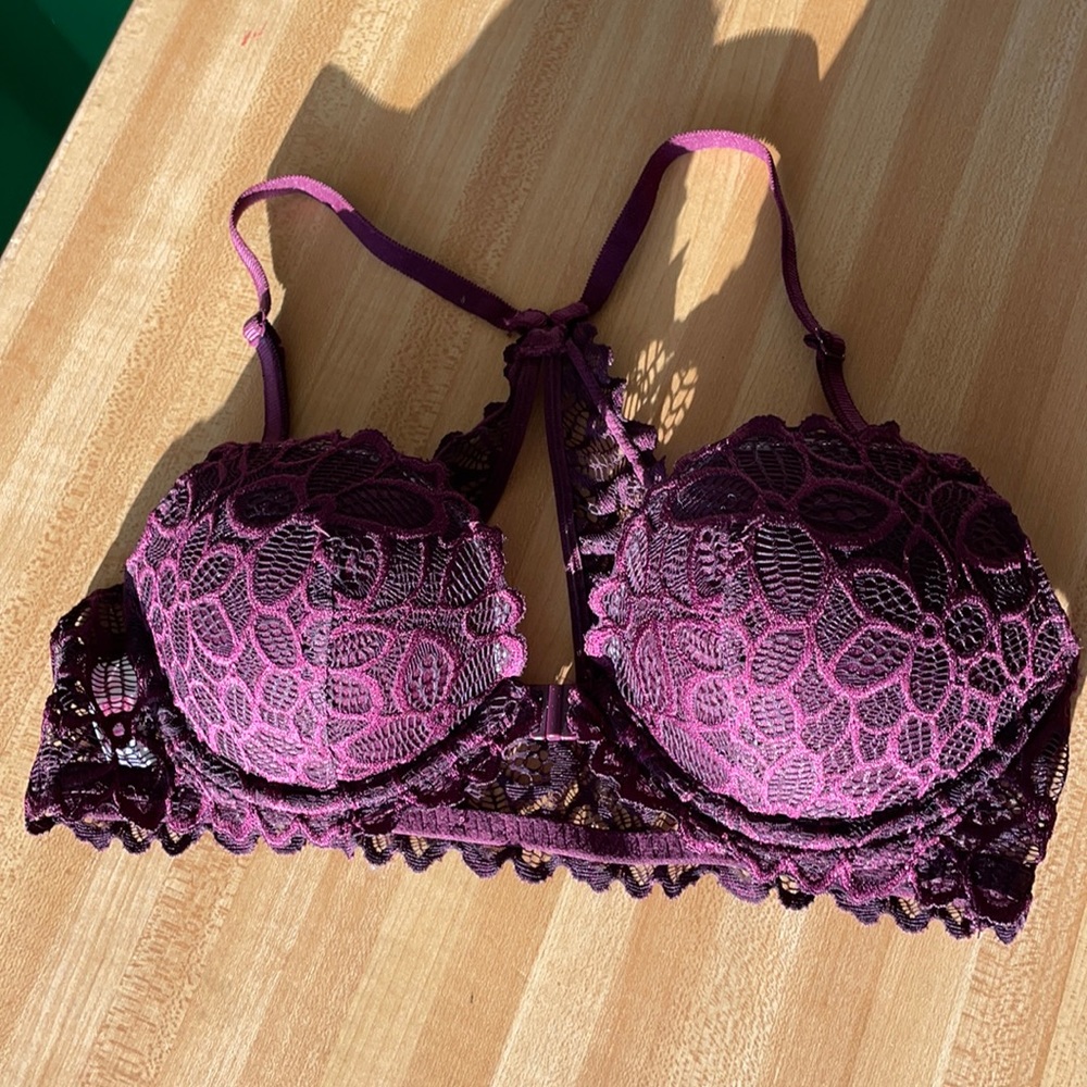 Victoria’s Secret front clasp push up bra 34B